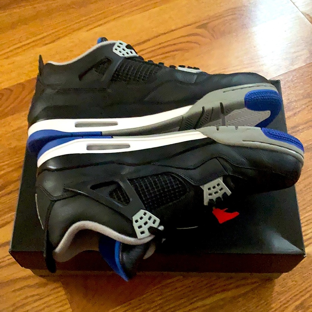Jordan 4